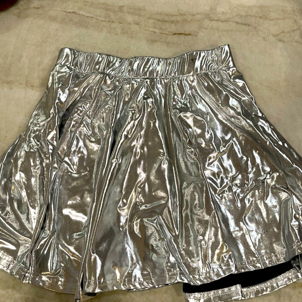 Fully lined chrome skirt